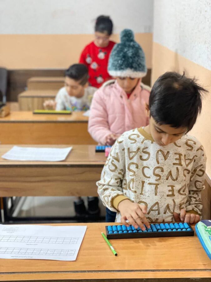 کلاس آموزش چرتکه در دامغان